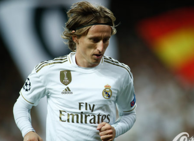 斗地主这牌该不该炸（斗地主这手牌要不要炸？）