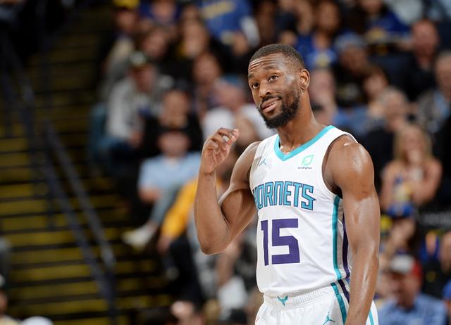 吴艳妮在公 吴艳妮在公